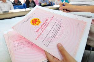 có nên mua đất chung sổ